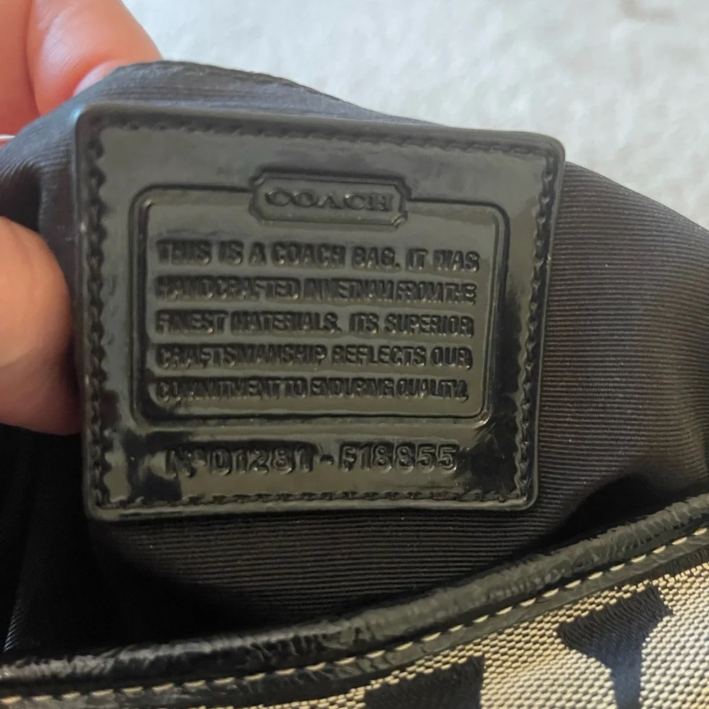 Authentic coach signature, tote bag.          B-148 - Picture 4 of 16